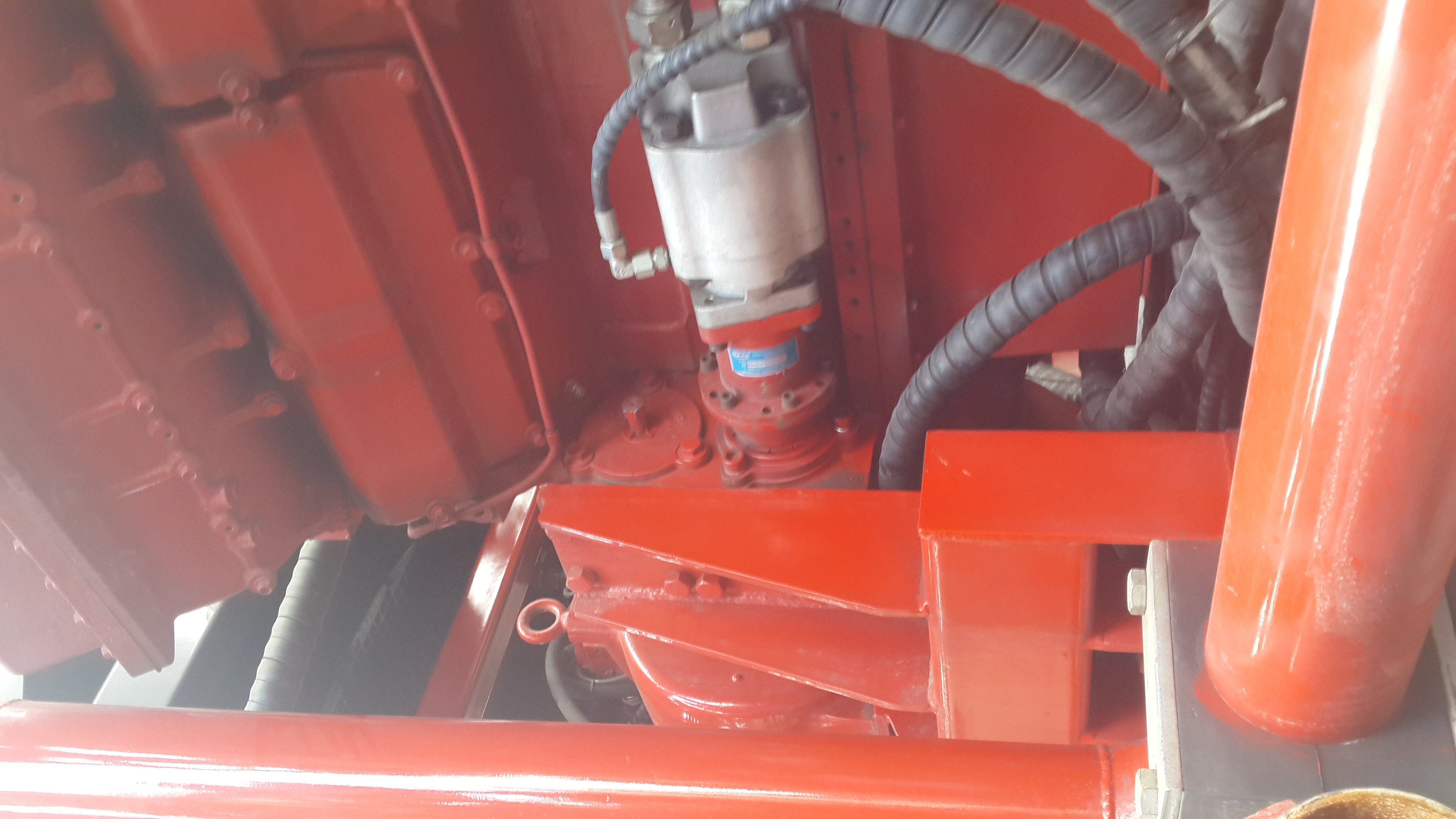 康明斯QSK60發(fā)動機液壓啟動馬達總成