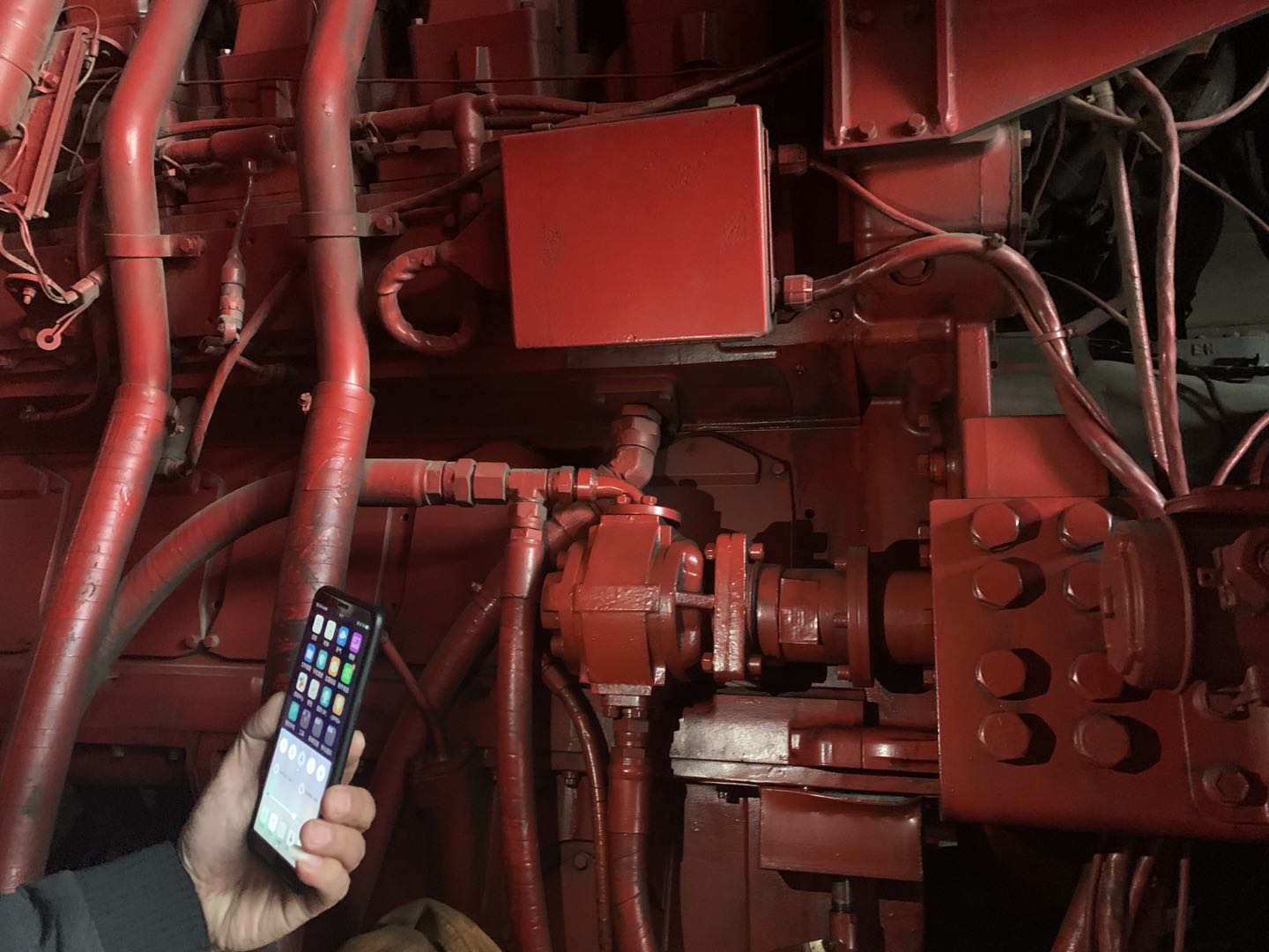 西方1500、1800臺(tái)上發(fā)動(dòng)機(jī)液壓?jiǎn)?dòng)馬達(dá)總成